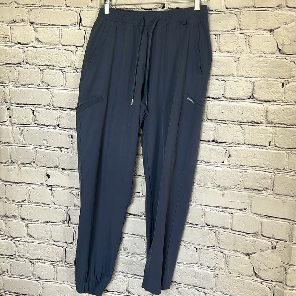 Susan regular length multi-pocket Scrubs